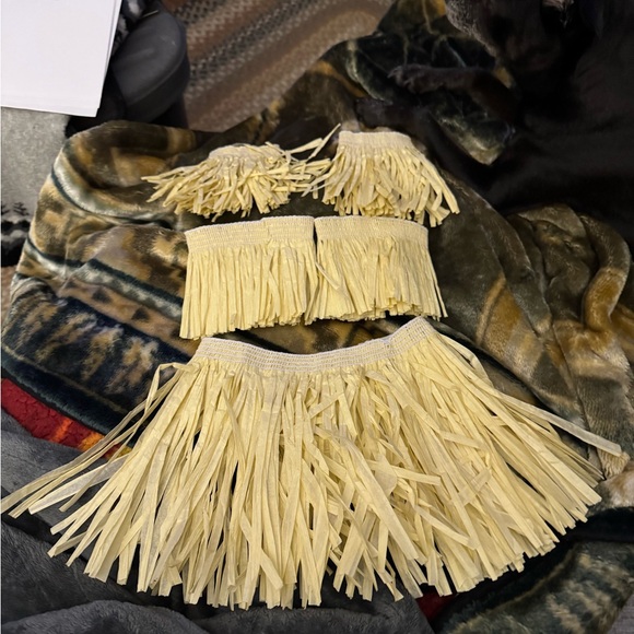 Halloween Scarecrow costume shirt,pants,straw,wrist,hips,ankles 
*Not in sales* - Picture 3 of 3